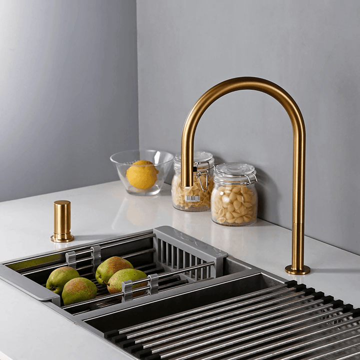 Calé 2-Hole Kitchen Faucet With Pull Out Spout